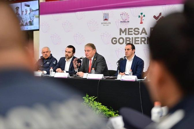 Al encuentro acudieron la mayoría de los integrantes del Gabinete, los fiscales General del Estado y Anticorrupción, el presidente de la Comisión de Derechos Humanos (CDHMorelos), el comandante de la 24 Zona Militar, autoridades federales y los alcaldes de Huitzilac, Cuernavaca, Temixco, Tepoztlán, Emiliano Zapata y Jiutepec