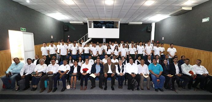 Explicó que estos 63 estudiantes obtuvieron los mejores resultados en las eliminatorias realizadas en las tres regiones donde se ubican las unidades académicas del Cobaem, de acuerdo al cómputo realizado por la asociación civil C-Cúbica, responsable de la evaluación