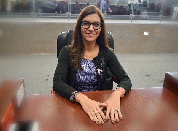 Incluso, precisó que cualquier ciudadano puede consultar directamente en la Secretaría de Administración y Finanzas del Congreso del Estado, la solicitud para que le fuera suspendido el pago de su pensión, formulada con fecha primero de septiembre