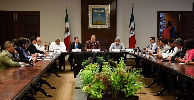 En las reuniones de trabajo se analizarán avances y problemáticas en cada una de las dependencias estatales; se abordarán temas relacionados con los sectores social, económico, y político, para lograr una coordinación institucional efectiva y realizar un buen desempeño de la administración pública que encabeza Cuauhtémoc Blanco Bravo