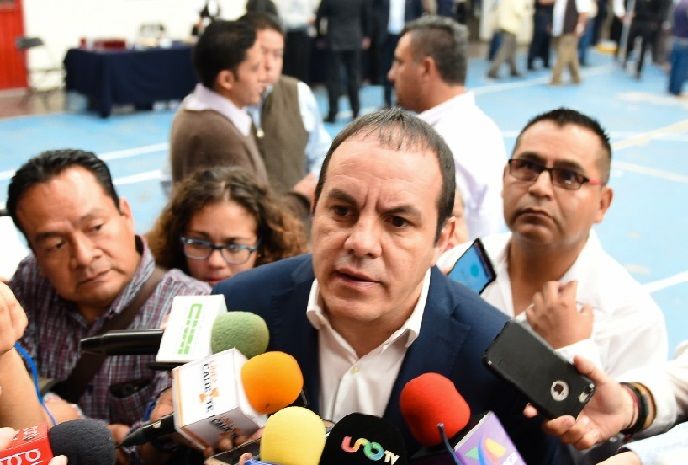 Reiteró que su único compromiso es cumplir y no fallarle a Morelos, sobre todo a los sectores más desprotegidos que son los más afectados por la corrupción del gobierno anterior, que tanto lastimó a la entidad dejándola hundida en la inseguridad y la pobreza