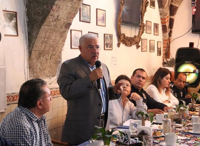 El Vicealmirante José Antonio Ortiz Guarneros enfatizó que este tipo de encuentros son fundamentales para sumar esfuerzos, pues contribuyen a diseñar estrategias que permitan inhibir la incidencia delictiva y proteger a quienes hacen sus compras y a los turistas que llegan a Cuernavaca