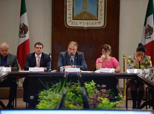 Lo anterior lo manifestó durante la reunión de trabajo sostenida con integrantes del gabinete y titulares de los organismos desconcentrados y descentralizados del gobierno estatal