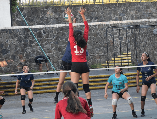 n la categoría preparatoria femenil la sexteta del CUAM puede asegurar su boleto a cuartos de final ganando sus dos cotejos que sostendrá ante el Revo y Panteras, conjunto que también está en zona de clasificación, motivo por el cual no será nada fácil que las del CUAM se apunten las dos victorias