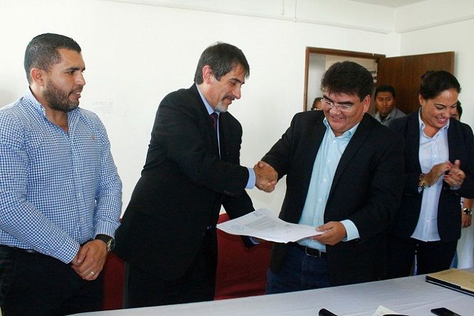 Manolo Agüero detalló que el proyecto contempla 30 camas censadas que ofrecerán servicios de ginecología, medicina interna, cirugía general, pedriatría, traumatología, geriatría, psicología, nutrición, oftalmología, estomatología, otorrinolanringología, epidemiología, colposcopía y electro-diagnóstico