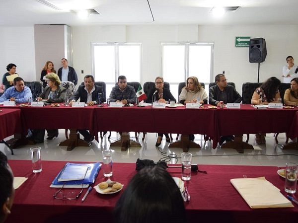 Rosalina Mazari Espín, presidenta de la comisión, pidió “que se hagan los ajustes hasta donde se considere que pueden hacerlo, para que procedamos nosotros como Comisión de Hacienda a hacer la dictaminación de las leyes de Ingresos”