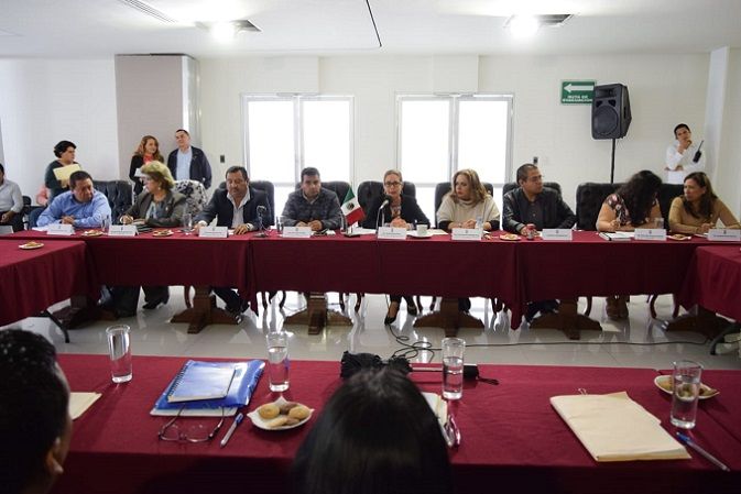 Rosalina Mazari Espín, presidenta de la comisión, pidió “que se hagan los ajustes hasta donde se considere que pueden hacerlo, para que procedamos nosotros como Comisión de Hacienda a hacer la dictaminación de las leyes de Ingresos”