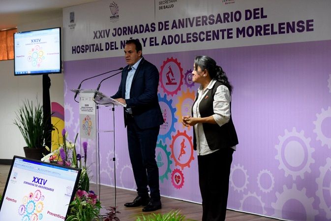 “Tenemos que ponernos a trabajar por la gente” y atender temas importantes como la salud, puntualizó el mandatario estatal, entrevistado en la clausura de las XXIV Jornadas con motivo del 24 aniversario del Hospital del Niño y el Adolescente Morelense (HNAM)