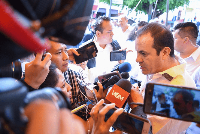 La seguridad pública, reconstrucción de vivienda por el sismo del 19 de septiembre de 2017, apoyo al campo y la gestión de recursos económicos para los distintos proyectos que detonen el desarrollo y crecimiento de Morelos, son los temas que planteará al Presidente de la República, señaló el mandatario estatal, entrevistado al final de la gira de trabajo y agradecimiento