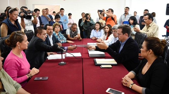 destacó que en materia de inversión, el gobierno de Cuauhtémoc Blanco dio privilegio a las áreas que contribuyen al desarrollo social, como son educación, salud, agropecuario, cultura, deporte, obra pública y otras acciones para convertir a Morelos en “anfitrión del mundo”