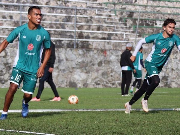 ​Rodolfo Salinas, originario de Gómez Palacio, Durango, jugó el torneo anterior con los Toros de Celaya; antes pasó por las filas del Atlas, aunque fue en Santos Laguna donde consiguió 2 títulos de Liga MX. Su carrera la inició en las fuerzas básicas de San Luis, equipo que le dio oportunidad en el profesionalismo