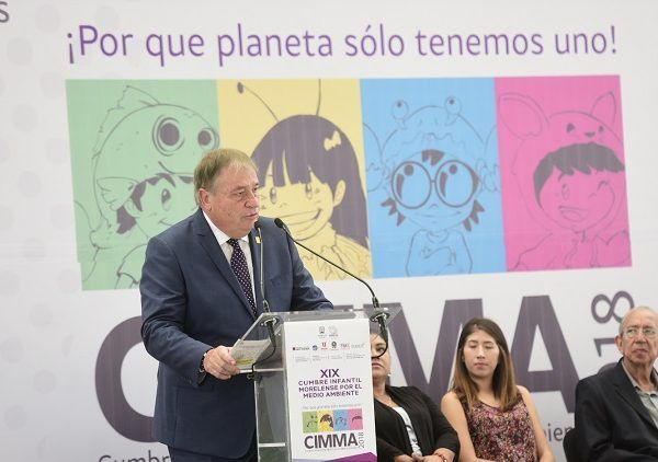 En este foro participan 300 delegados, niñas y niños de educación primaria, quienes vienen a compartir experiencias de proyectos sustentables en sus escuelas, procedentes de los estados de Nayarit, Tlaxcala, Querétaro, San Luis Potosí, Morelos y Ciudad de México