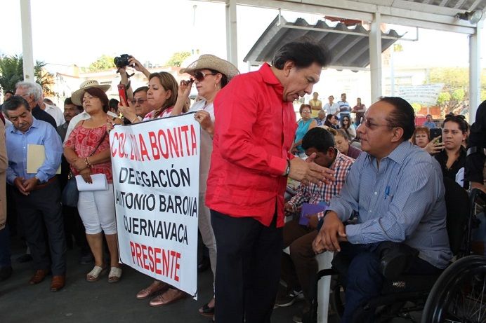 Durante este “cabildo abierto” del municipio de Cuernavaca, que preside Antonio Villalobos Adán, se abordaron diferentes problemáticas sociales expuestas de viva voz de la ciudadanía; la gran mayoría tiene que ver con atención y protección a sus derechos a través de instancias de gobierno en sus diferentes niveles, por lo que para este organismo protector de los derechos humanos, resulta vital terminar con diferencias políticas y personales entre los diferentes agentes del Estado, para abrir paso a una época de pacificación institucional estrechando relaciones interinstitucionales