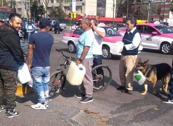 Pedro Enrique Clement Gallardo, director general de la CEPC, explicó que debido a la escases de gasolinas que padecen las entidades circunvecinas y la posible llegada de automovilistas a comprar combustibles en Morelos, como medida preventiva se prohibe la venta en contenedores, garrafas o bidones