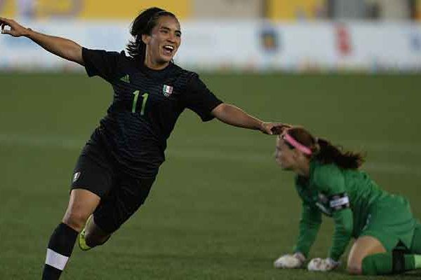 Su veteranía y gran calidad en el terreno de juego la siguen consolidando como una de las principales figuras del futbol mexicano, tal y como brilla en las filas de Tuzas de Pachuca en la que porta el gafete de capitana del equipo.