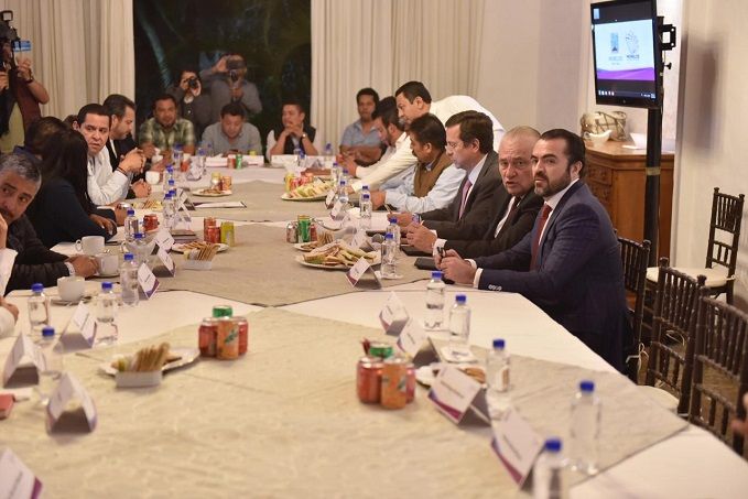 Además subrayó que habrá amplia coordinación con los Ayuntamientos a través de la Comisión Estatal de Seguridad Pública (CES) que encabeza el Vicealmirante José Antonio Ortiz Guarneros