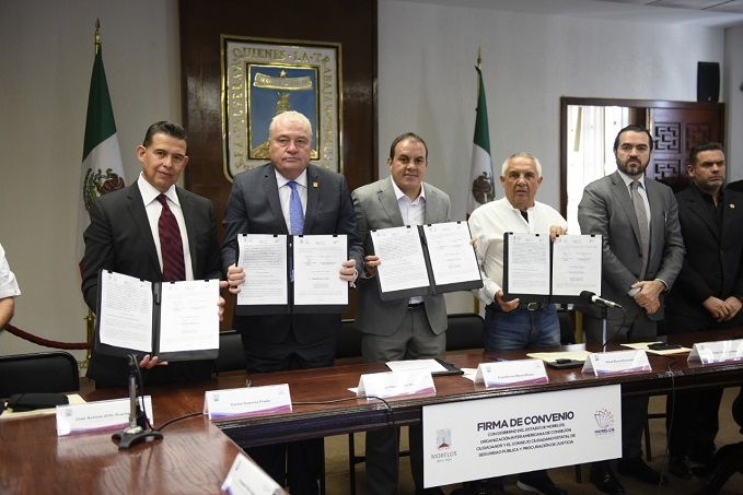 La App se puede descargar gratis en un teléfono inteligente o desde una tablet por medio de PlayStore o AppStore. El convenio también lo firmaron José Manuel Sanz Rivera, jefe de la Oficina de la Gubernatura, y Rafael Rueda Moncalián, presidente del Consejo Ciudadano de Seguridad Pública y Procuración de Justicia en el estado