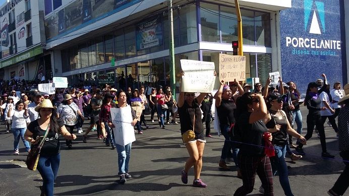 Las mujeres estuvieron acompañadas por decenas de hombres, en su mayoría familiares, que se sumaron al reclamo de seguridad y justicia, castigo a lo femenicidas; y que tanto el gobernador Blanco Bravo como miembros del Gabinete de Seguridad asuman su responsabilidad