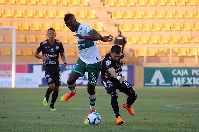 En el arranque del cotejo dio la impresión de que Alebrijes Oaxaca estaría presionando todo el partido. Sin embargo, conforme avanzaron los minutos en el terreno de juego, la lucha de los equipos por el dominio del esférico fue en el medio campo, generando pocas jugadas de peligro que no emocionaron en nada a la poca afición que se dio cita en este inmueble