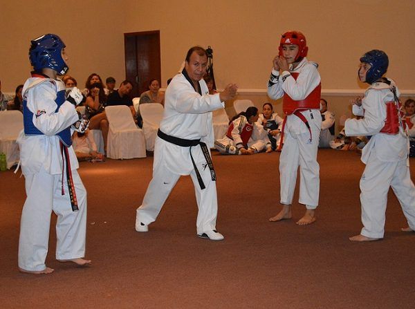 Asimismo, llegar a todos los rincones para invitar a todos, especialmente niños y jóvenes, a que practiquen alguna actividad recreativa o deportiva con el objetivo alcanzar oportunidades de desarrollarse como buenos estudiantes, profesionistas y ciudadanos responsables, alejados de las drogas o la delicuencia, por ello en cualquier oportunidad están puntuales para esta difusión