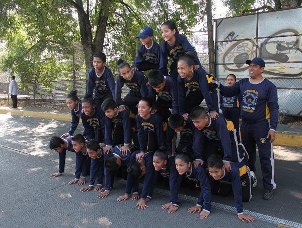 Además, a los participantes de esta caminata, previo a ello se dio el clásico calentamiento con las actividades de zumba con varias instructoras quienes pusieron a bailar a todos los participantes, y ello fue motivando a las familias a caminar por esta zona, además de que también pudieron hacerlo en bicicletas de forma alterna y como parte de la difusión a la practica recreativa y deportiva