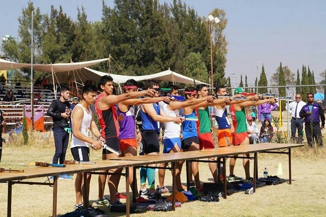 No deja de ilusionarse de estar presente con los colores nacionales, porque sabe que cuenta con las condiciones y cualidades suficientes para lograrlo, por ello la preparación es con gran intensidad y cuidándose que una lesión que le quite las posibilidades de llegar, además de la competencia interna en la que hay una sana lucha por ser los elegidos al equipo mexicano