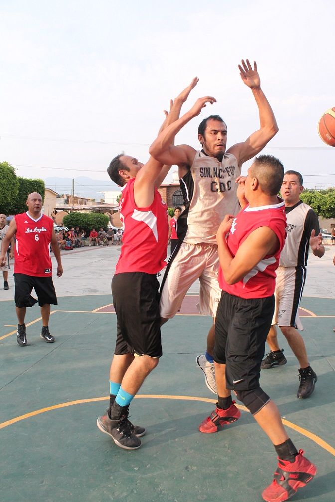 En punto de las 17:00 horas estarán iniciando las hostilidades en la cancha techada de Las Palomas de Civac, que seguramente lucirá sus mejores galas para esta confrontación en la que se augura una tarde de muchas emociones