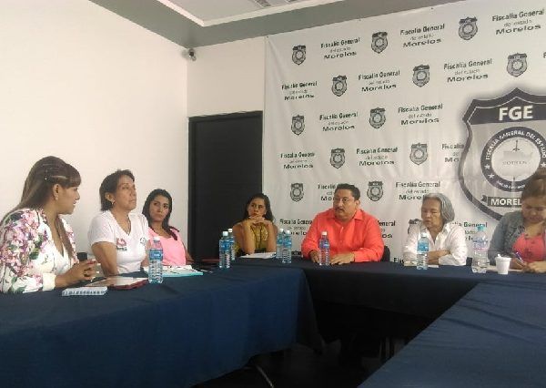 Abordaron el informe sobre los casos de feminicidio, el estado que guarda la Unidad de Contexto, la capacitación del personal en materia de perspectiva de género, los presupuesto destinados para implementar las medidas decretadas por la Comisión Nacional para Erradicar la Violencia contra las Mujeres (CONAVIM) y el funcionamiento de los Centros de Justicia para Mujeres, así como la articulación con los municipios en las medidas de prevención derivadas de un diagnóstico sobre los casos que ocurren en sus territorios