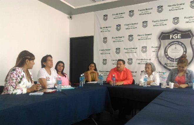 Abordaron el informe sobre los casos de feminicidio, el estado que guarda la Unidad de Contexto, la capacitación del personal en materia de perspectiva de género, los presupuesto destinados para implementar las medidas decretadas por la Comisión Nacional para Erradicar la Violencia contra las Mujeres (CONAVIM) y el funcionamiento de los Centros de Justicia para Mujeres, así como la articulación con los municipios en las medidas de prevención derivadas de un diagnóstico sobre los casos que ocurren en sus territorios