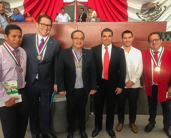 Al dirigirse a los galardonados, la diputada presidenta de la Fracción Parlamentaria del Partido Nueva Alianza, señaló que el reconocimiento significa que han dado su vida por las niñas, niños y jóvenes de Morelos, han hecho muchos sacrificios en su carrera profesional para sacar adelante a los discentes que los han acompañado en los espacios áulicos