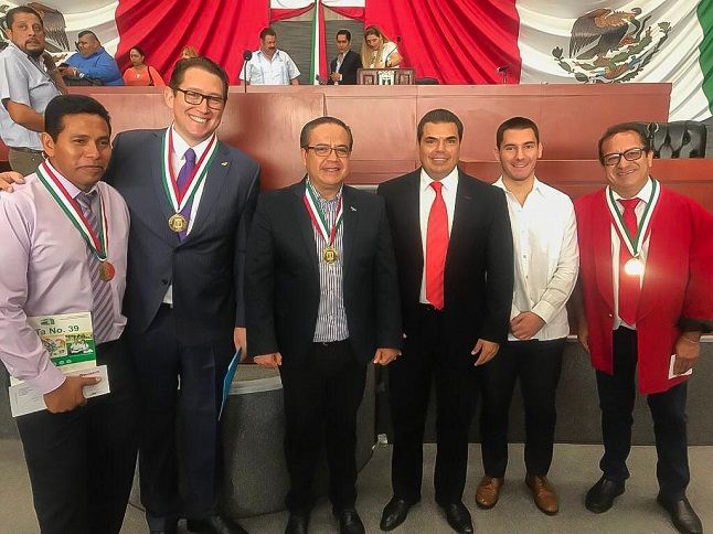 Al dirigirse a los galardonados, la diputada presidenta de la Fracción Parlamentaria del Partido Nueva Alianza, señaló que el reconocimiento significa que han dado su vida por las niñas, niños y jóvenes de Morelos, han hecho muchos sacrificios en su carrera profesional para sacar adelante a los discentes que los han acompañado en los espacios áulicos