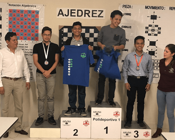Con un total de 18 jugadores y sistema de competencia de 5 partidas del Sistema Suizo se llevó a cabo en las instalaciones del Polideportivo 2 la disciplina del ajedrez, donde Francisco Rodríguez Betancourt, de la Facutad de Contabilidad, Estefano López Millán, de Técnicos Laboratoristas, Arturo Hernandez García, de Ciencias Químicas e Ingenierías, y Andres David Landa Reyes ganan la competencia con 4 partidas ganadas y una perdida teniendo los mejores puntajes que los acreditó como los ganadores de la disciplina