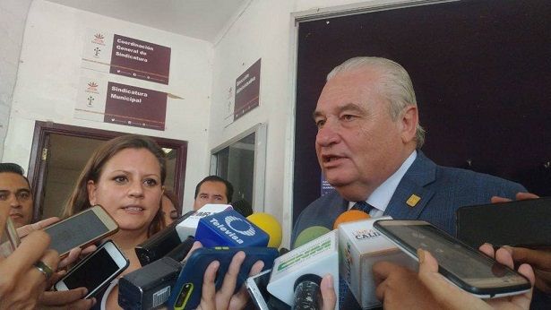 Ahora recordé esa anécdota en virtud de la creciente tensión que existe entre el gobierno estatal de Cuauhtémoc Blanco y el del presidente municipal Antonio Villalobos. En esa batalla política donde se han visto involucrados varios de los cercanos a uno y a otro, destacan José Manuel Sanz Rivera, Marisol Becerra, síndico de Cuernavaca, Gerardo Becerra, asesor anticorrupción y Alex Pisa. Junto con otros, hicieron todo lo que estuvo a su alcance para impedir que Villalobos llegara a ocupar la presidencia municipal. Fracasaron en el intento