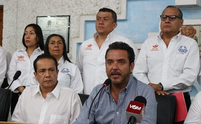 Afirmó que quienes hicieron esta acción quieren que “la gente reviente con contra de Cuernavaca”, por lo que convocó a los usuarios a revisar qué se le está cobrando y acudir al Sistema de Agua Potable y Alcantarillado del Municipio de Cuernavaca a denunciar