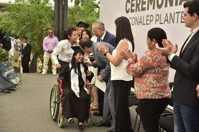 La ceremonia se realizó en el municipio de Jiutepec, donde 322 integrantes de la generación 2016-2019 acudieron acompañados por familiares y amigos