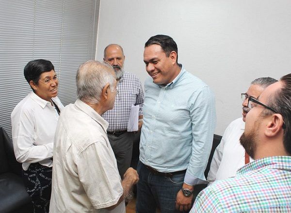 Durante el encuentro estuvo tambien presente el Jefe del Departamento de Estacionamientos y Parquímetros del Municipio de Cuernavaca, Marco Antonio Olvera Benedicto, a quienes los prestadores de servicio les manifestaron algunas inquietudes