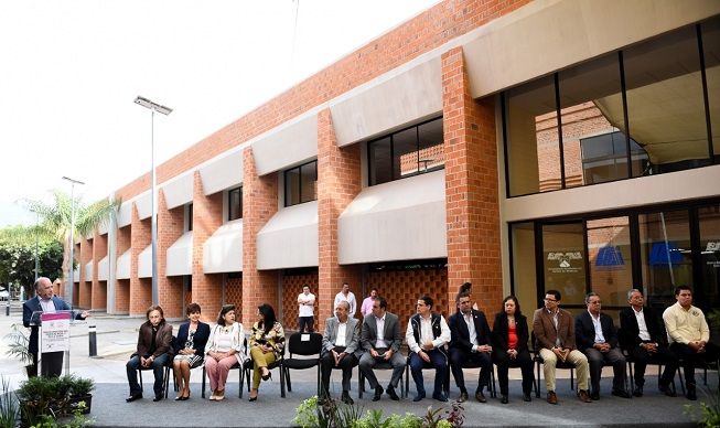 Destacó su compromiso para impulsar el desarrollo académico e invitó a los asistentesa a la inauguración a trabajar en unidad para realizar más acciones y obtener mayores resultados en beneficio de la comunidad universitaria y de la sociedad en general.