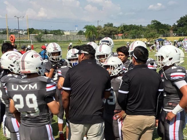 En el emparrillado del Infierno Rojo de Temixco, los Linces UVM domesticaron a Leones A.C., que con un final en la pizarra de 38-00; resultado que motiva a toda la plantilla tlahuica en el arranque de esta temporada