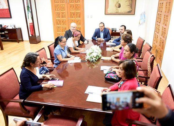 El encuentro se realizó en un ambiente de respeto, en Palacio de Gobierno, donde el mandatario estatal estuvo acompañado de Pablo Ojeda, secretario de Gobierno, y José Manuel Sanz Rivera, jefe de la Oficina de la Gubernatura
