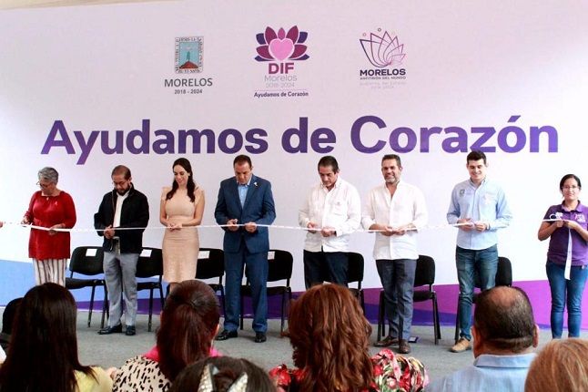 “La cultura de la prevención puede salvar vidas, por eso en conjunto con el Gobierno del Estado, que preside el gobernador Cuauhtémoc Blanco y el Sistema DIF Morelos, con la señora Natalia Rezende, trabajamos en equipo en esta campaña para detectar y combatir el cáncer de mama”, apuntó