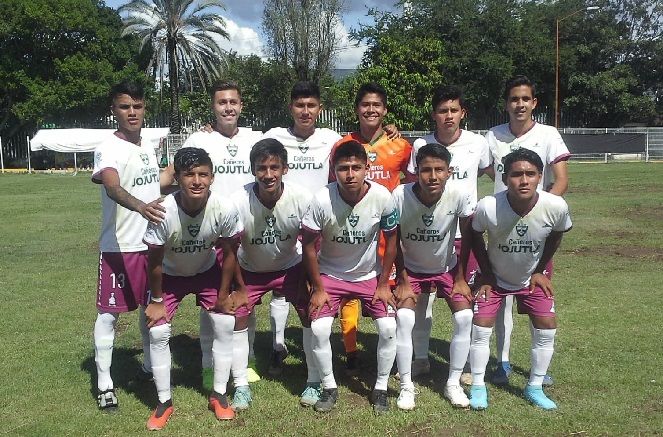 Clásico morelense que auguraba un duelo de muchas emociones en los 90 minutos de juego, en la que los dos contendientes saltarían con las máximas intenciones para pelear por las tres unidades en juego, sin embargo, no fue lo esperado, los dos equipos saltaron con la idea de no perder el balón en la cancha, no comprometerlo ante el rival y ello se reflejó en la cancha en la que las dos oncenas terminaron por nulificarse