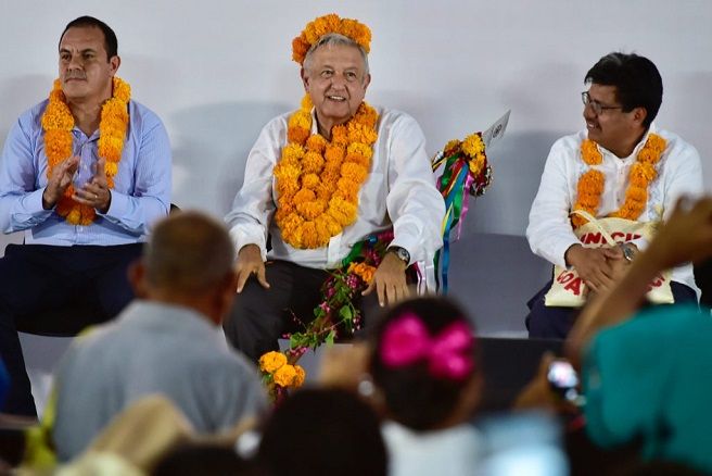 “Que se oiga bien, que se oiga lejos, llevamos muy buena relación con el gobernador de Morelos, Cuauhtémoc Blanco… Cuauhtémoc no está sólo, tiene el respaldo, el apoyo del Gobierno Federal, del presidente de la República”, puntualizó