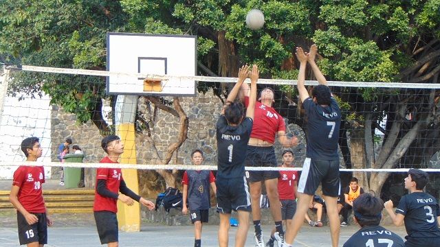En la categoría secundaria femenil se enfrentaron el Colegio Guadalupe y el Colegio Español, ambas escuadras llegaban con 4 juegos ganados y ninguno perdido, de principio a fin tanto las del Guadalupe como las del Español demostraron que quieren trascender en esta temporada y nadie cedía terreno, con marcador de 27-25 y 25-22 las del Colegio Guadalupe se llevaron la victoria