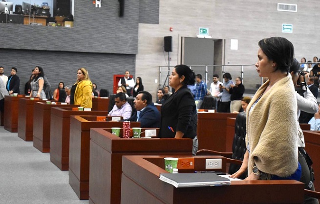 “Las diputadas y diputados del Gobernador anteponen sus intereses por encima del de los ciudadanos”, advirtieron al cuestionar el origen de los recursos que serán destinados para el pago de pensiones a los trabajadores del Tribunal Superior de Justicia (TSJ), con lo que se atiende una resolución de la Suprema Corte de Justicia de la Nación (SCJN)