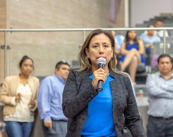 Desde la tribuna del Congreso de Morelos, sostuvo que la situación financiera del Estado y la necesidad de destinar mayores recursos al desarrollo productivo, obligan a las instituciones a replantear la distribución del gasto, sobre todo en el marco de la austeridad republicana planteada desde el Gobierno Federal, como un mandato de los ciudadanos de todo el país