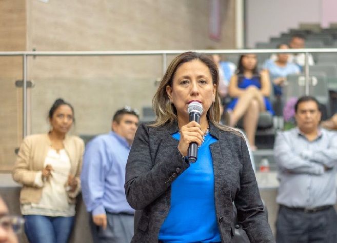 Desde la tribuna del Congreso de Morelos, sostuvo que la situación financiera del Estado y la necesidad de destinar mayores recursos al desarrollo productivo, obligan a las instituciones a replantear la distribución del gasto, sobre todo en el marco de la austeridad republicana planteada desde el Gobierno Federal, como un mandato de los ciudadanos de todo el país