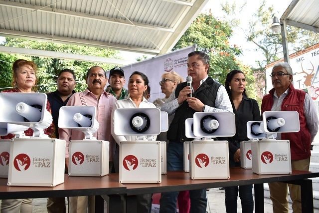 Durante eventos efectuados en la escuela secundaria técnica 22 del pueblo de Tejalpa y el parque deportivo de la colonia José María Morelos y Pavón, el presidente Rafael Reyes Reyes resaltó que el objetivo de las alarmas vecinales es incidir en la paz y la tranquilidad de la población
