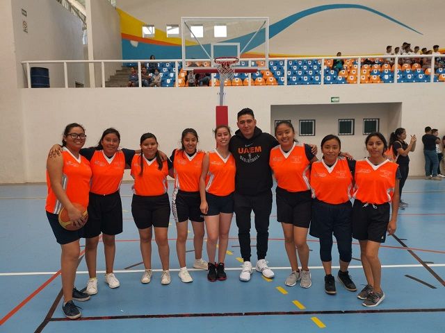 En el Voleibol de Sala varonil se contó con la presencia de los equipos de Prepa 1 y Prepa 2 de la UAEM, COBAEM Plantel 1, CBRA 193, Andrés Quintana Roo, Técnicos Laboratoristas, Fundación Don Bosco y Vespertina 1; hubo partidos muy disputados y quienes ganaron dos partidos seguidos disputaron la final. Así el equipo de COBAEM Plantel 1 se llevó el triunfo 2 sets a 1 ante el representativo de Técnicos Laboratoristas para llevarse el triunfo en este Torneo del Pavo 2019
