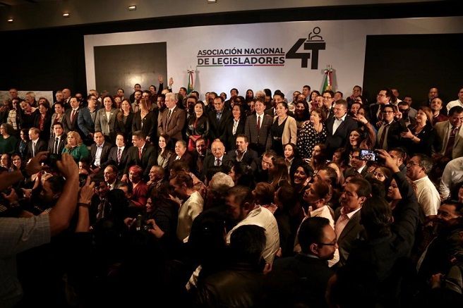 Ante legisladores locales y federales del PT, MORENA, PES y PVEM indicó que en Encuentro Social hemos decidió formar parte de la Asociación Nacional de Legisladores Constituyentes de la 4T, que será presidida por el diputado Mario Delgado; dicha asociación agrupa a todos los legisladores de México, cuyo pensamiento político armoniza con el proyecto de nación del presidente Andrés Manuel López Obrador
