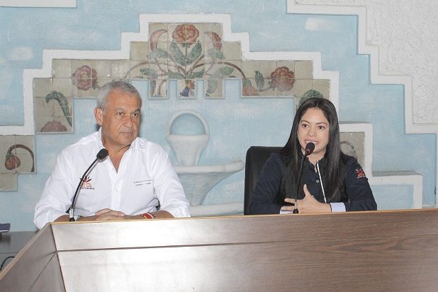 Así lo señaló el secretario de Desarrollo Económico y Turismo capitalino, Andrés Remis, al informar en rueda de prensa la realización del Festival Decembrino Tradición es Cuernavaca, a realizarse el proximo jueves19 en la calle Netzahuacóyotl del Centro Histórico, en el que participan escuelas, restaurantes y comercios de la ciudad